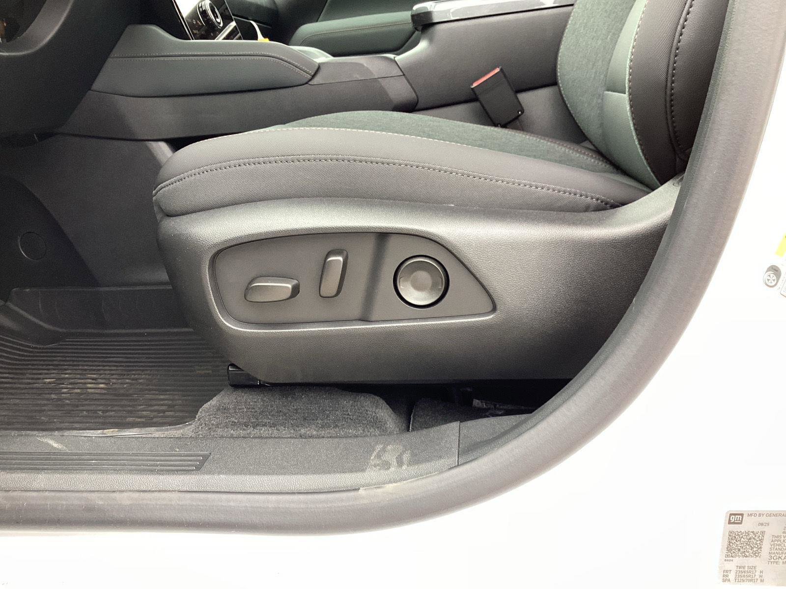 New 2026 GMC Terrain AT4 w/ LPO, Floor Liner Package AWD/4WD image 22