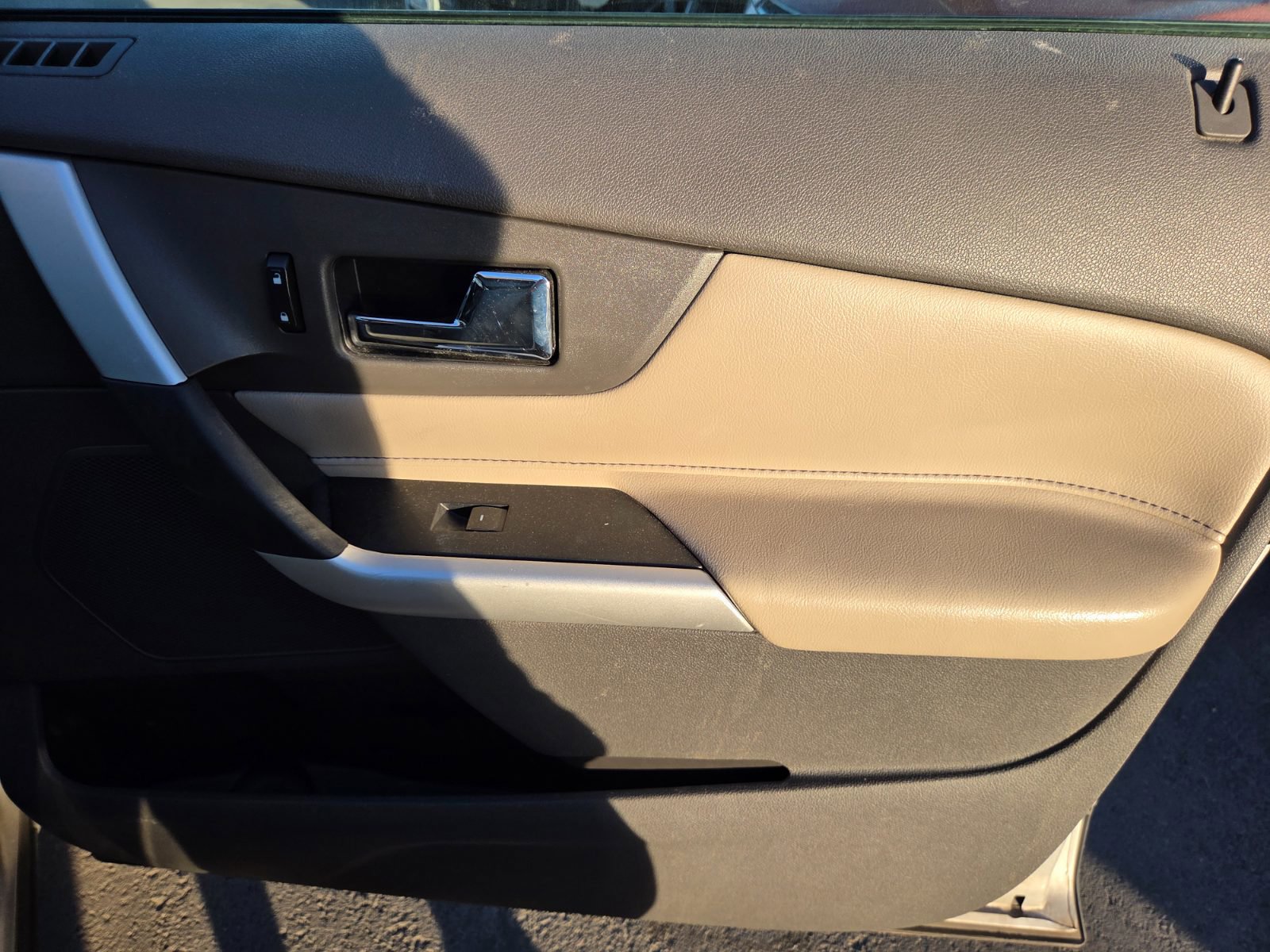 Used 2011 Ford Edge SEL FWD image 14