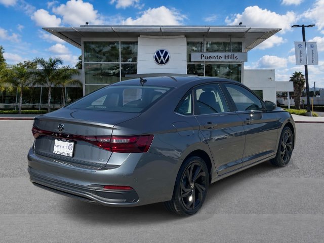 New 2026 Volkswagen Jetta SE FWD image 4