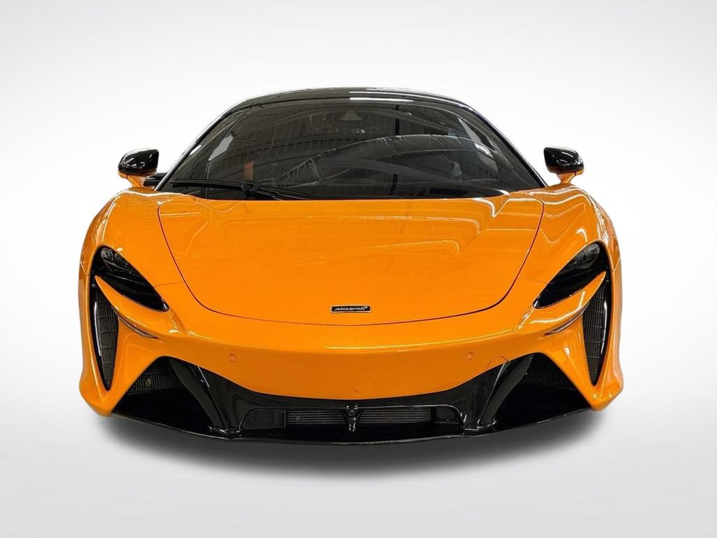 Used 2025 McLaren Artura RWD image 8