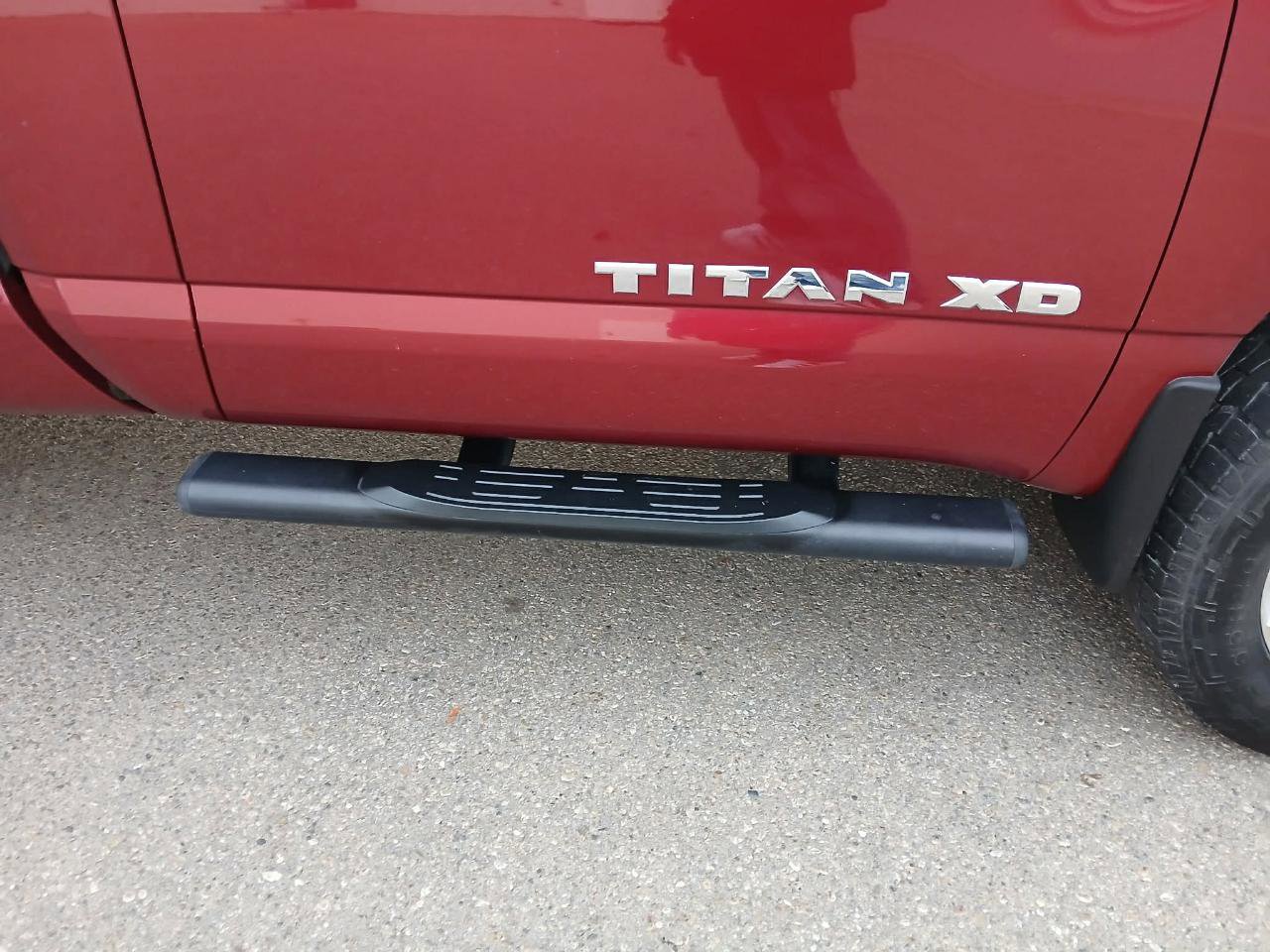 Used 2017 Nissan Titan SV AWD/4WD image 10