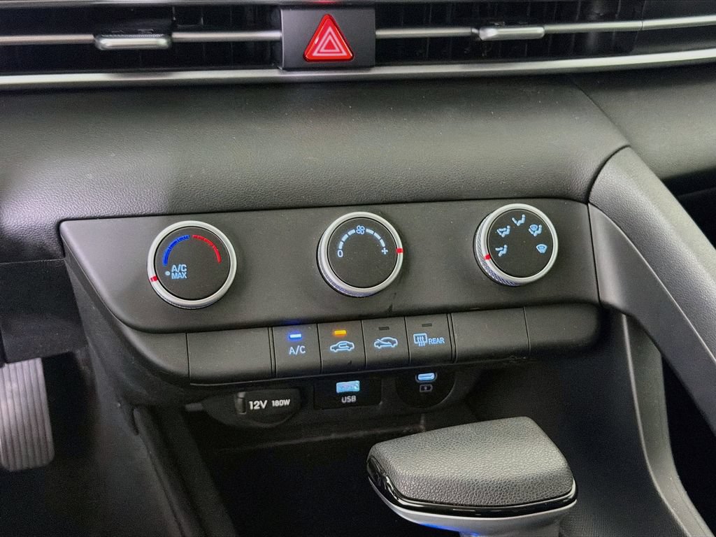 Used 2026 Hyundai Elantra SE FWD image 19