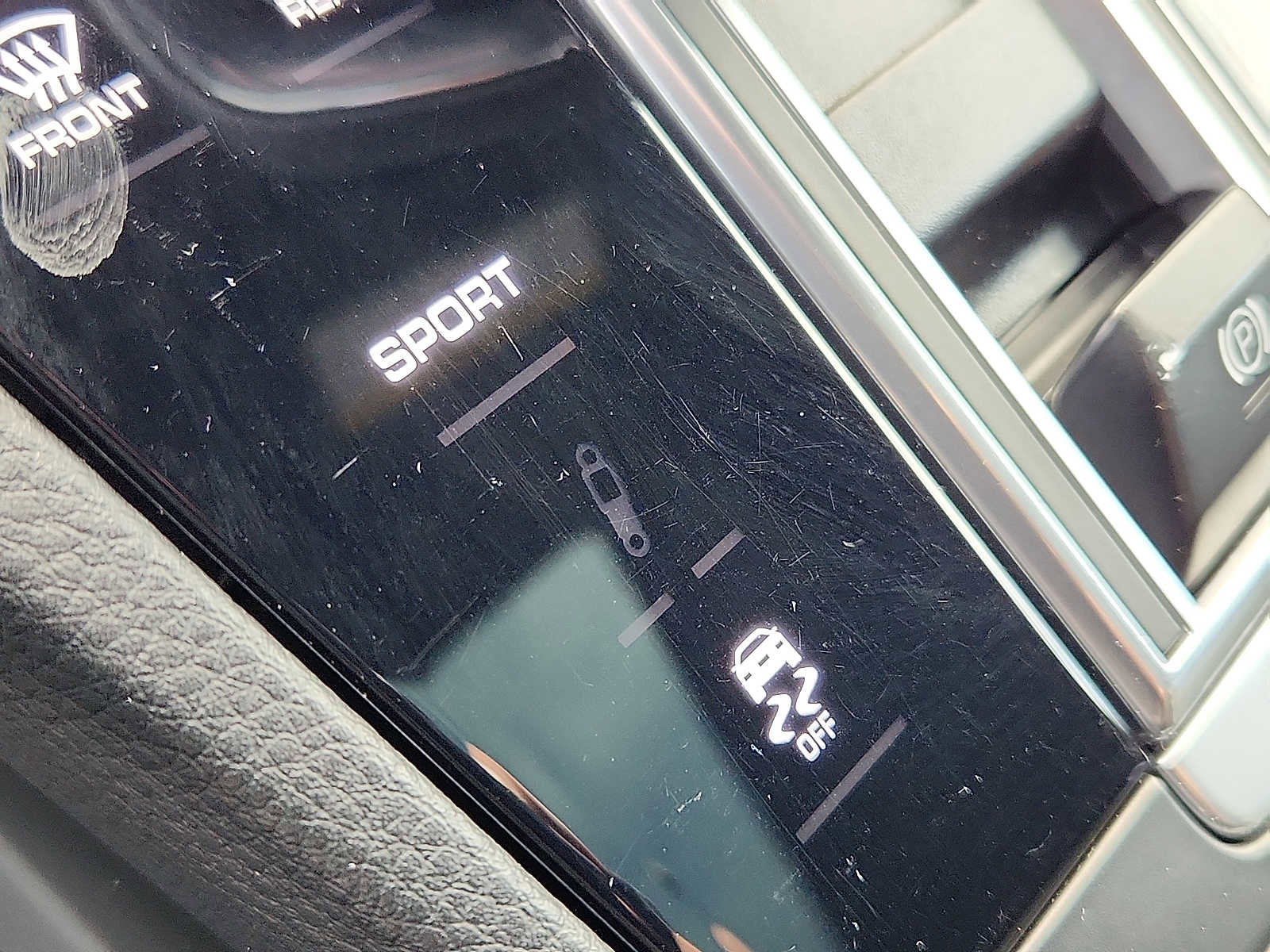 Used 2022 Porsche Cayenne Platinum Edition image 24