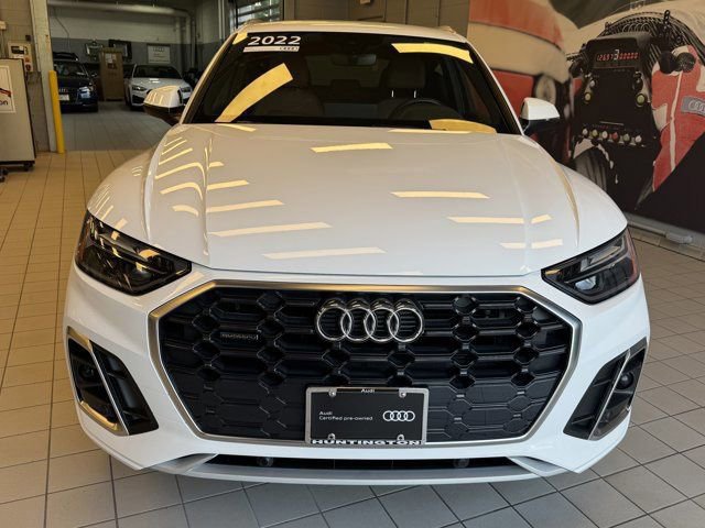 Used 2022 Audi Q5 2.0T Premium w/ Convenience Package AWD/4WD image 2
