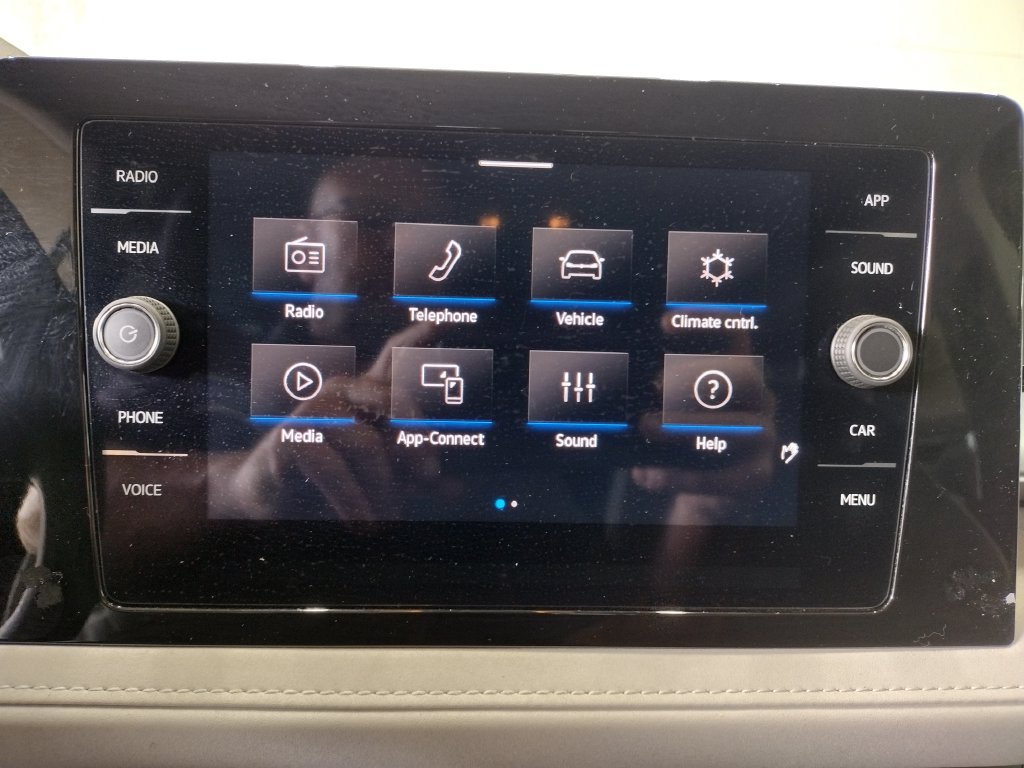 Certified 2025 Volkswagen Taos SE AWD/4WD image 29
