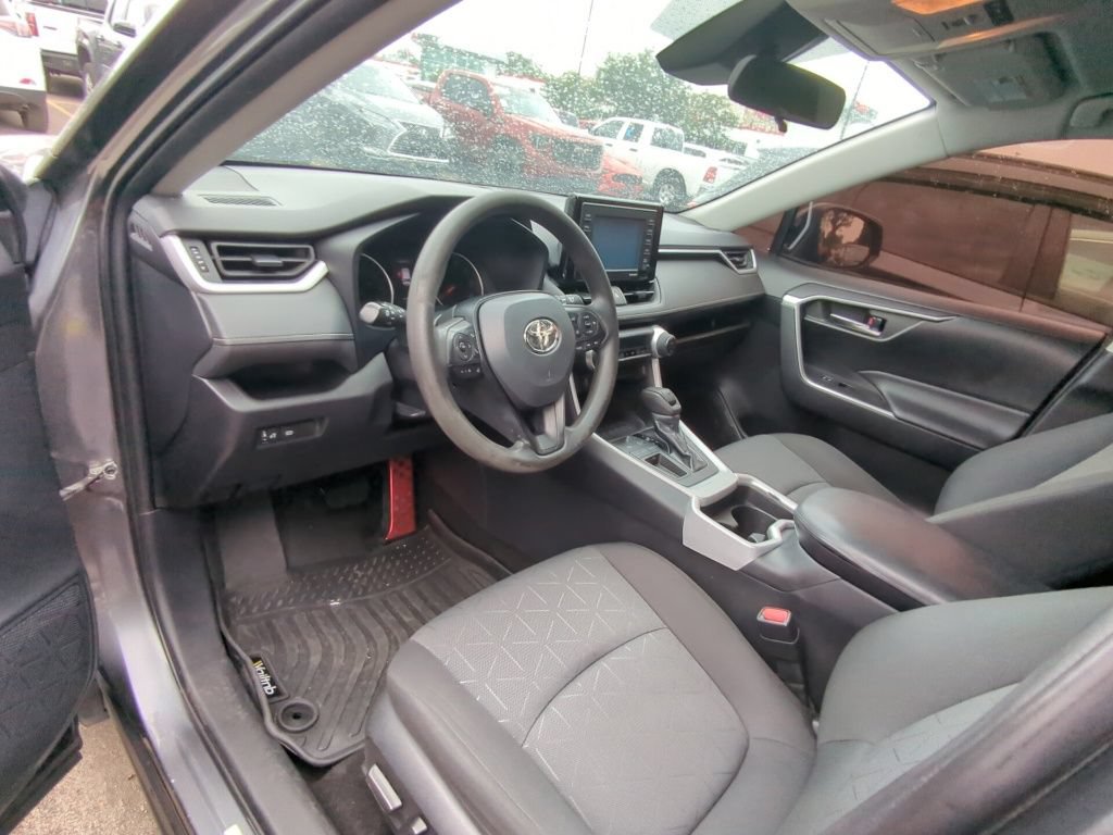 Used 2021 Toyota RAV4 XLE FWD image 7