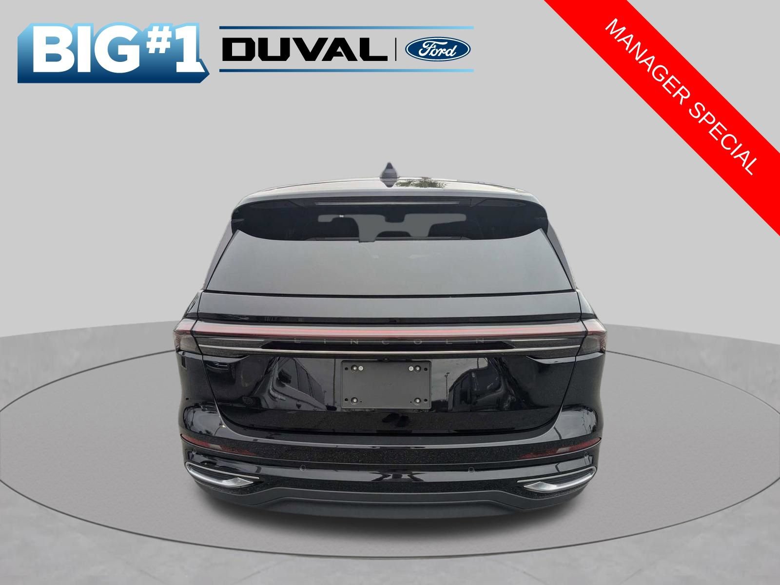 Used 2025 Lincoln Nautilus Premier AWD/4WD image 5