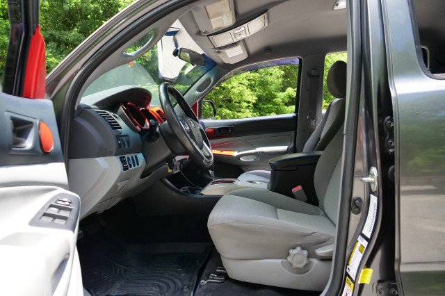 Used 2014 Toyota Tacoma PreRunner w/ SR5 Package RWD image 17
