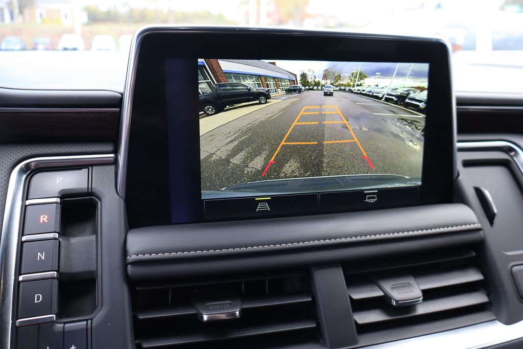 Used 2023 Chevrolet Suburban Premier image 23