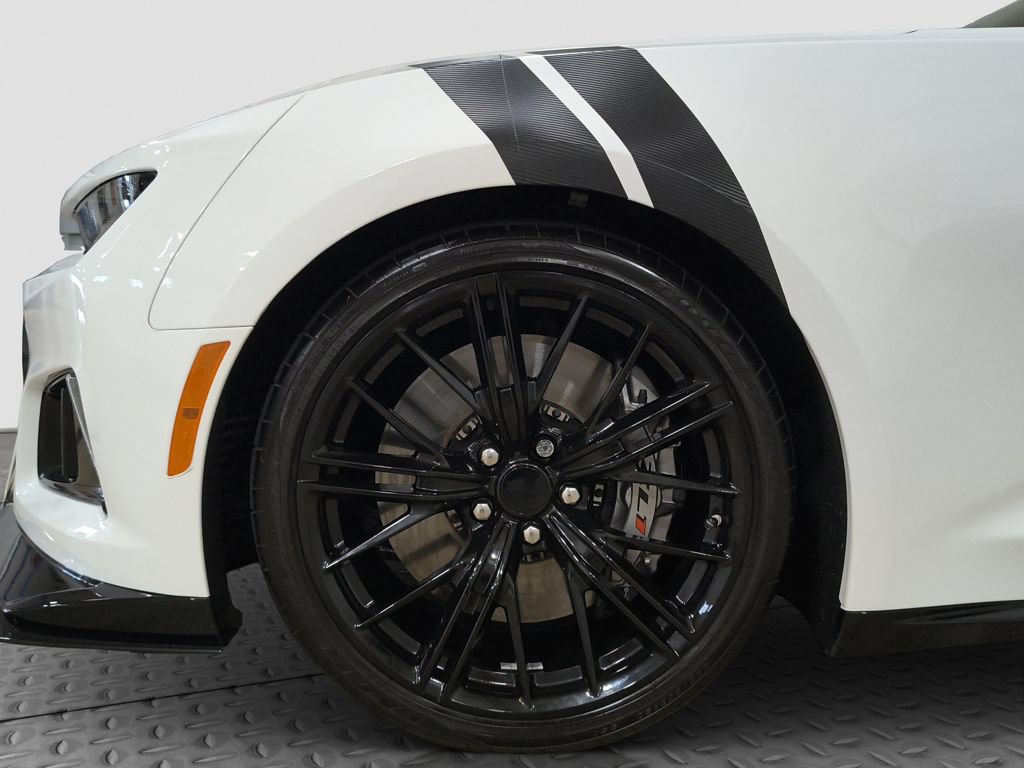 Used 2017 Chevrolet Camaro ZL1 RWD image 22