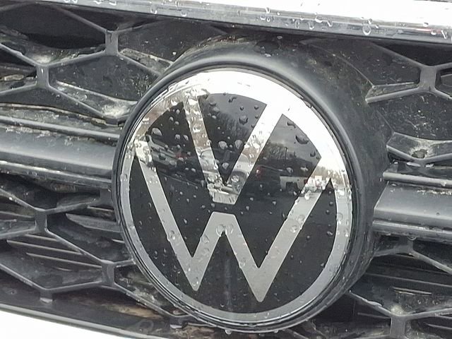 Used 2024 Volkswagen Taos SE image 5