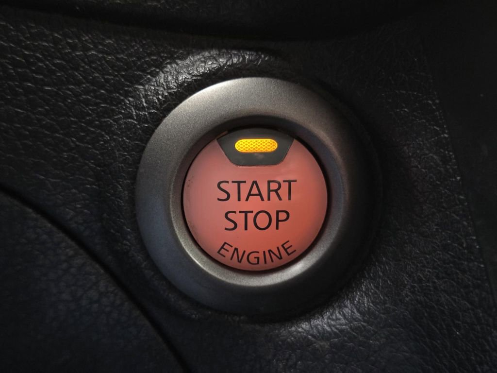 Used 2016 Nissan Sentra SV image 27