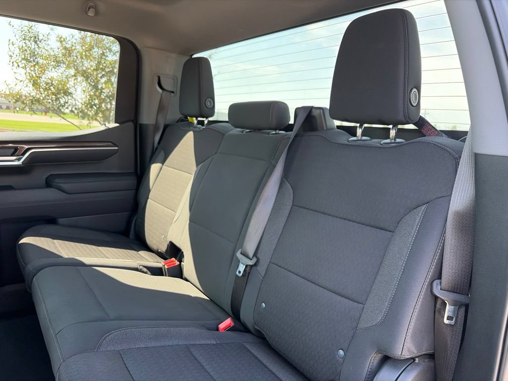 Used 2025 Chevrolet Silverado 1500 LT AWD/4WD image 40