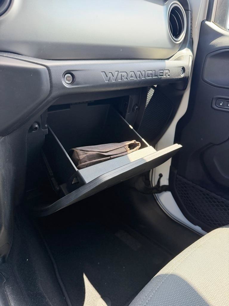 Used 2018 Jeep Wrangler Unlimited Sport S AWD/4WD image 21