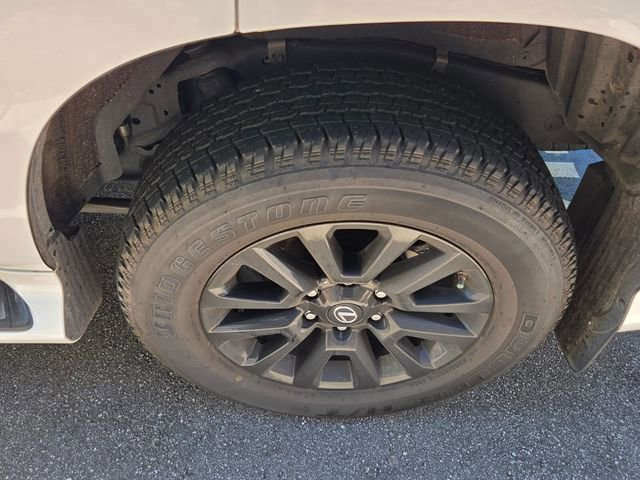 Used 2022 Lexus GX 460 Premium w/ Premium Package AWD/4WD image 4