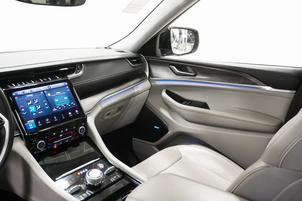 Certified 2022 Jeep Grand Cherokee L Overland w/ MOPAR Finishing Package image 21