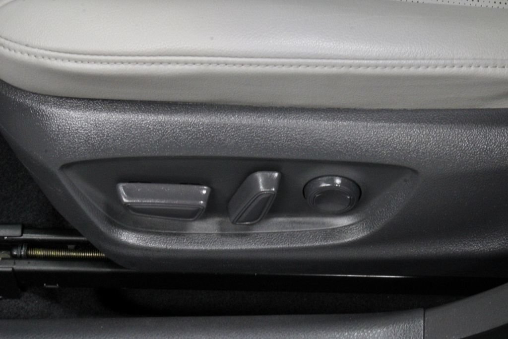 Used 2020 Toyota Camry XSE FWD image 24