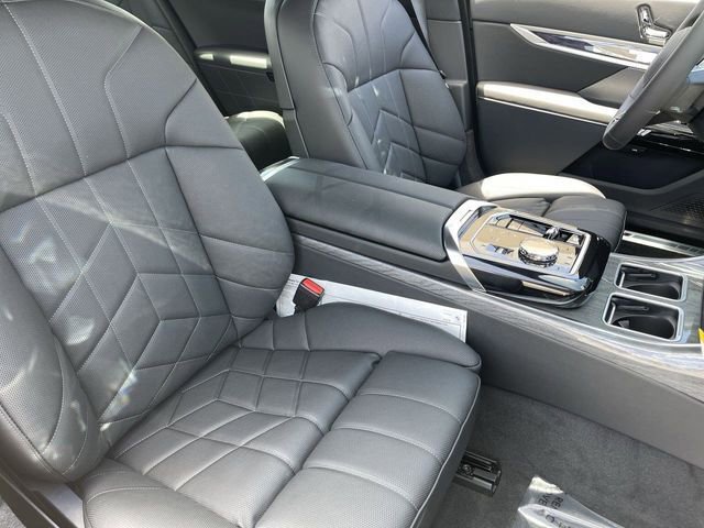 New 2025 BMW i7 xDrive60 AWD/4WD image 11
