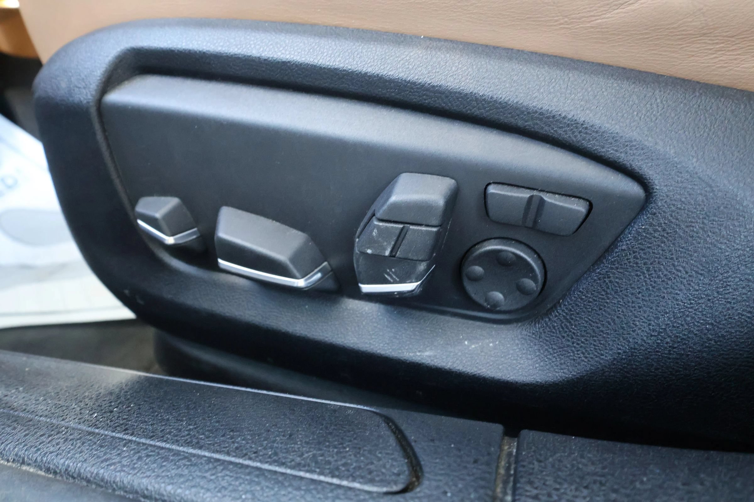 Used 2014 BMW 750Li RWD image 13
