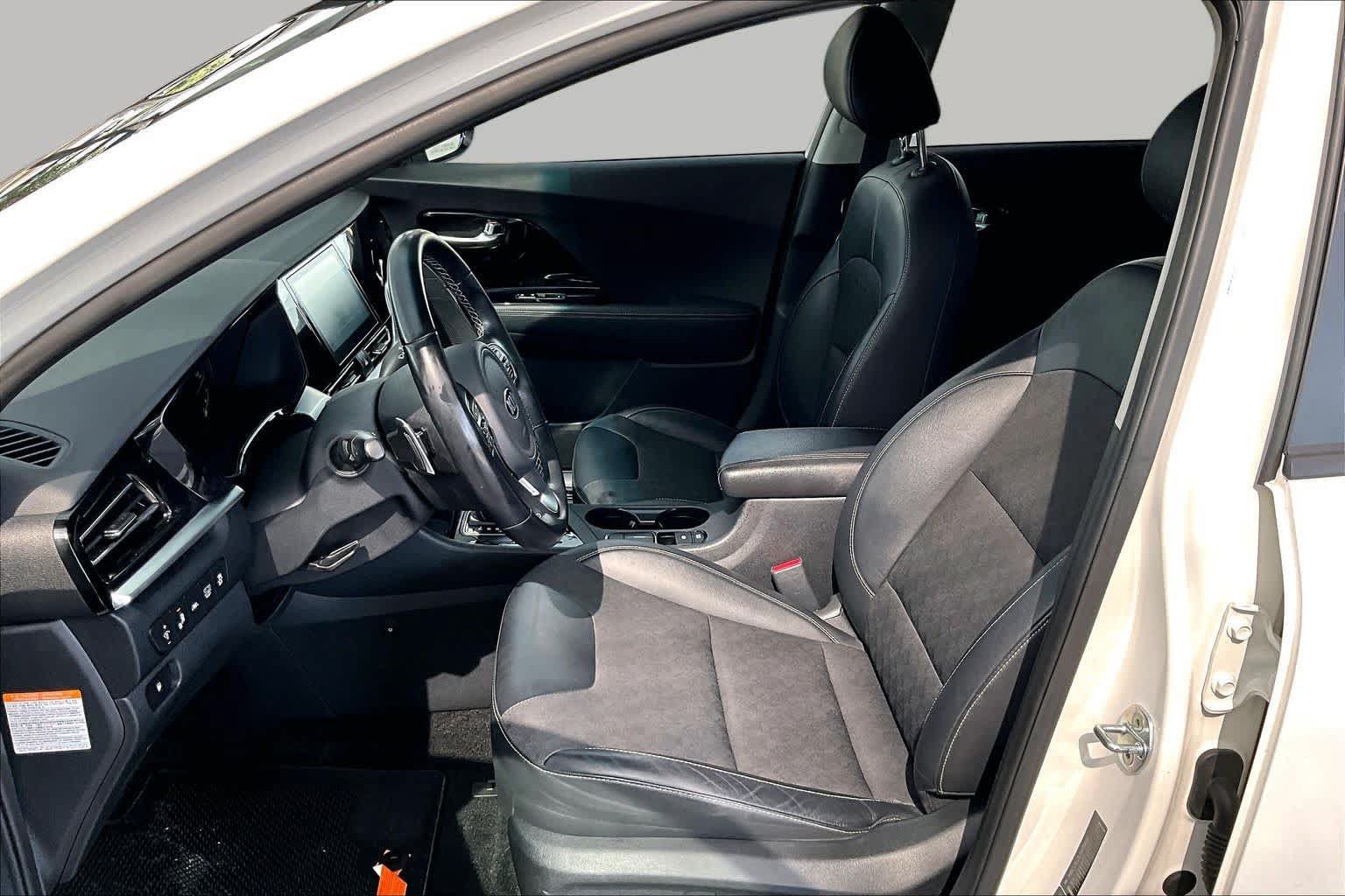 Used 2020 Kia Niro Touring FWD image 8