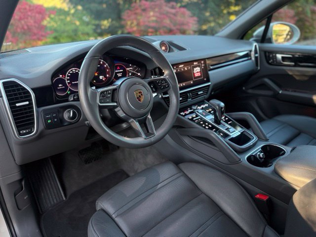 Used 2022 Porsche Cayenne AWD/4WD image 10