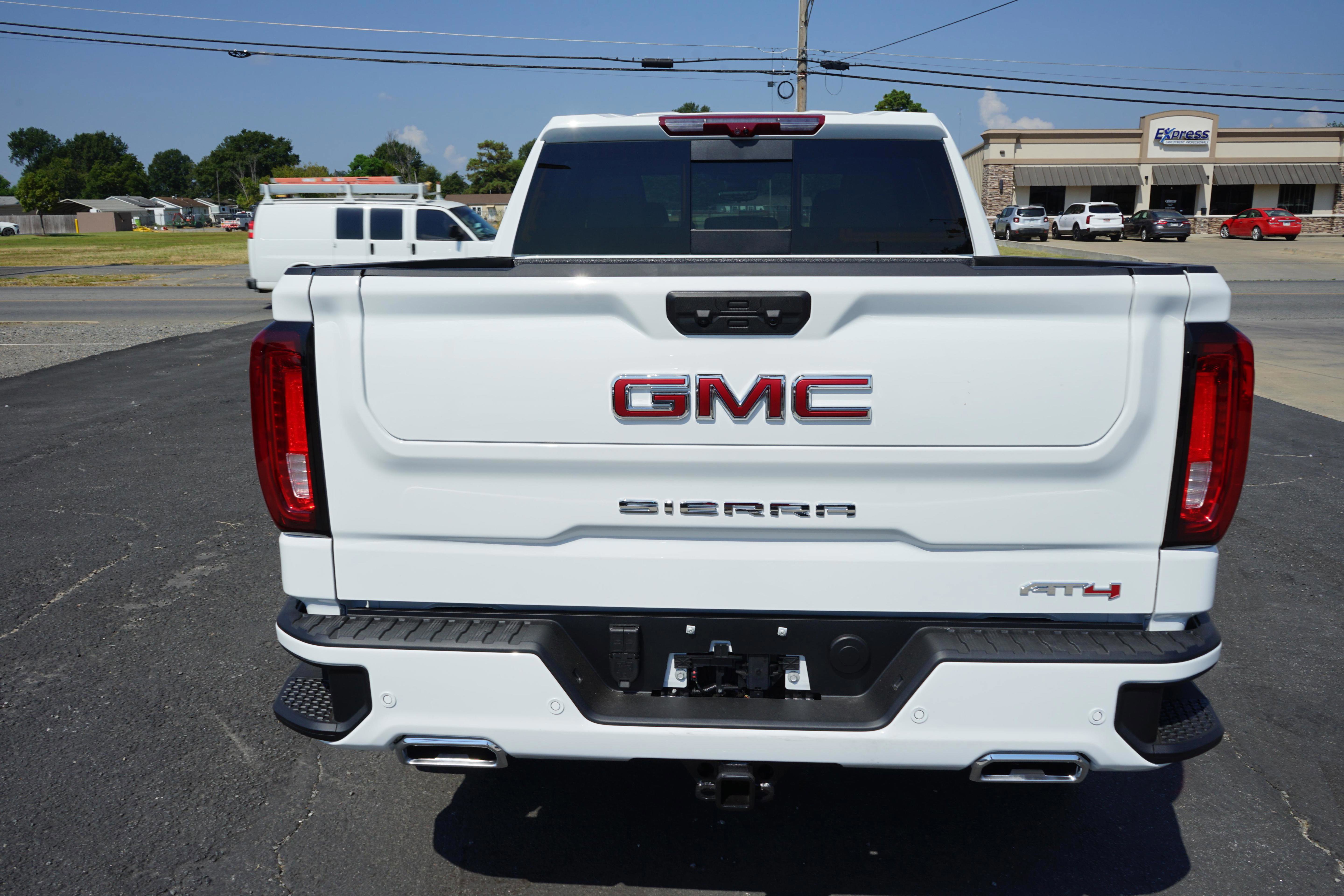 New 2026 GMC Sierra 1500 AT4 w/ Technology Package image 4