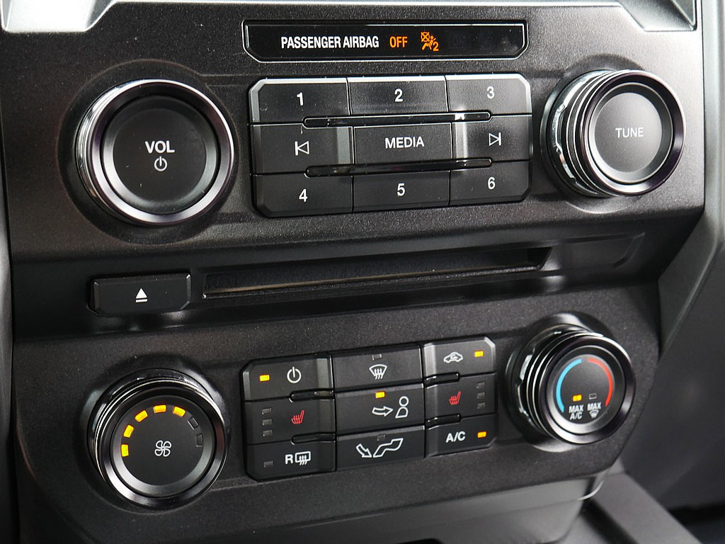 Used 2015 Ford F150 XLT w/ Equipment Group 302A Luxury AWD/4WD image 41