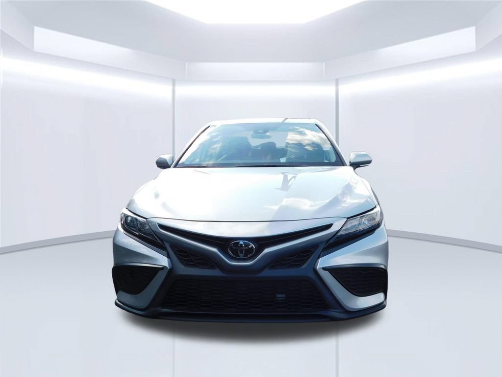 Used 2023 Toyota Camry SE FWD image 8