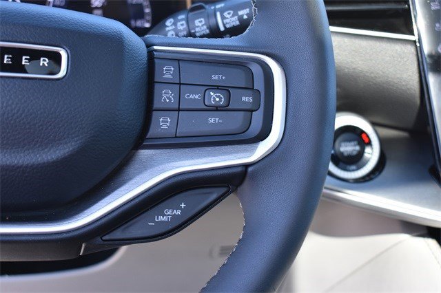 Used 2025 Jeep Wagoneer Series III w/ Premium Group I image 15