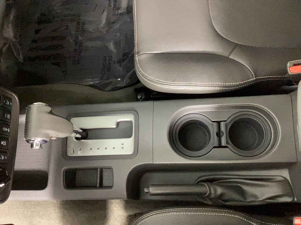 Used 2015 Nissan Frontier PRO-4X image 26