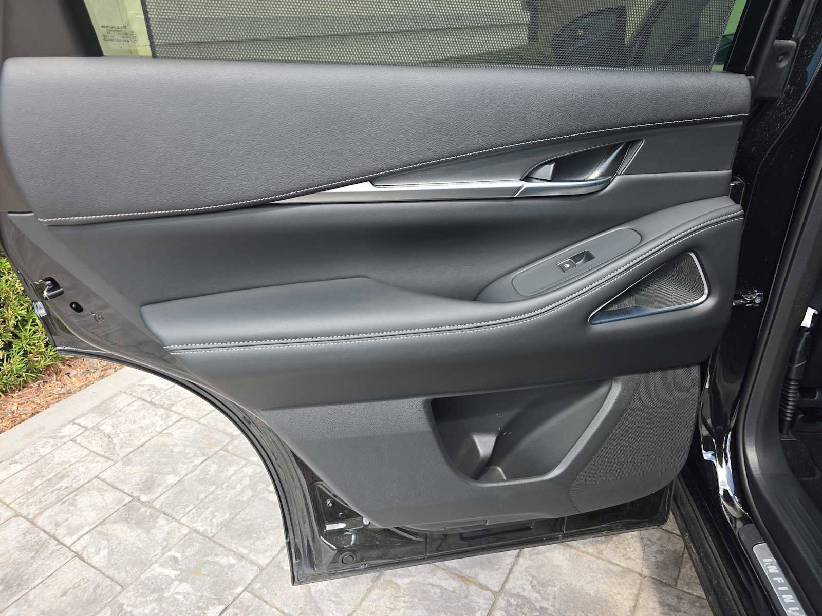 Certified 2026 INFINITI QX60 Luxe w/ Cargo Package image 10