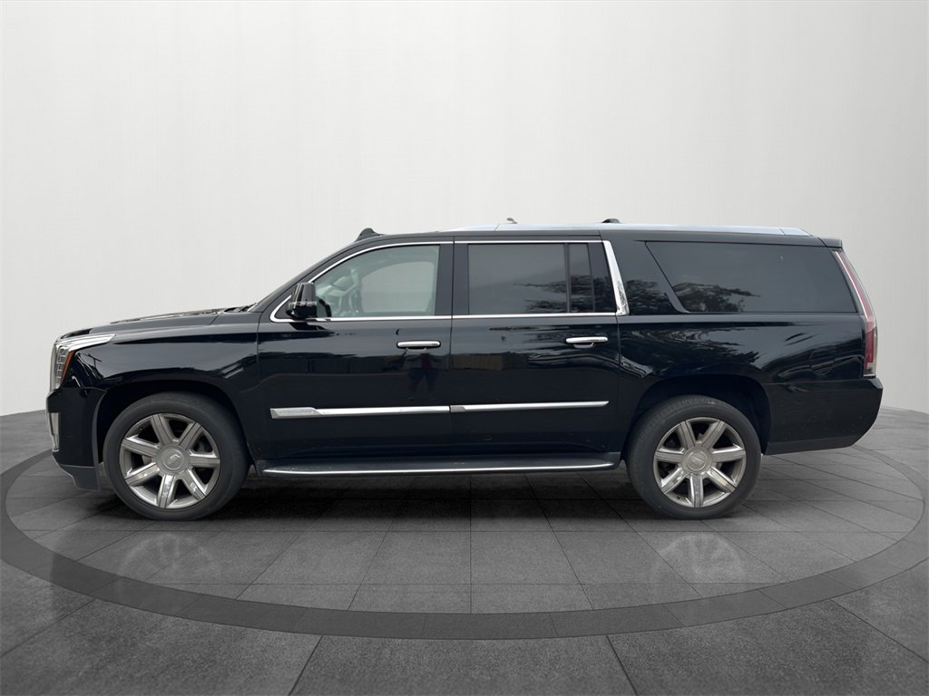 Used 2019 Cadillac Escalade ESV Luxury image 3