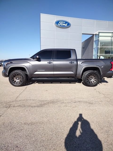 Used 2023 Toyota Tundra Limited image 2