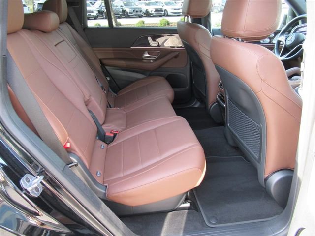 Used 2025 Mercedes-Benz GLS 450 4MATIC image 32
