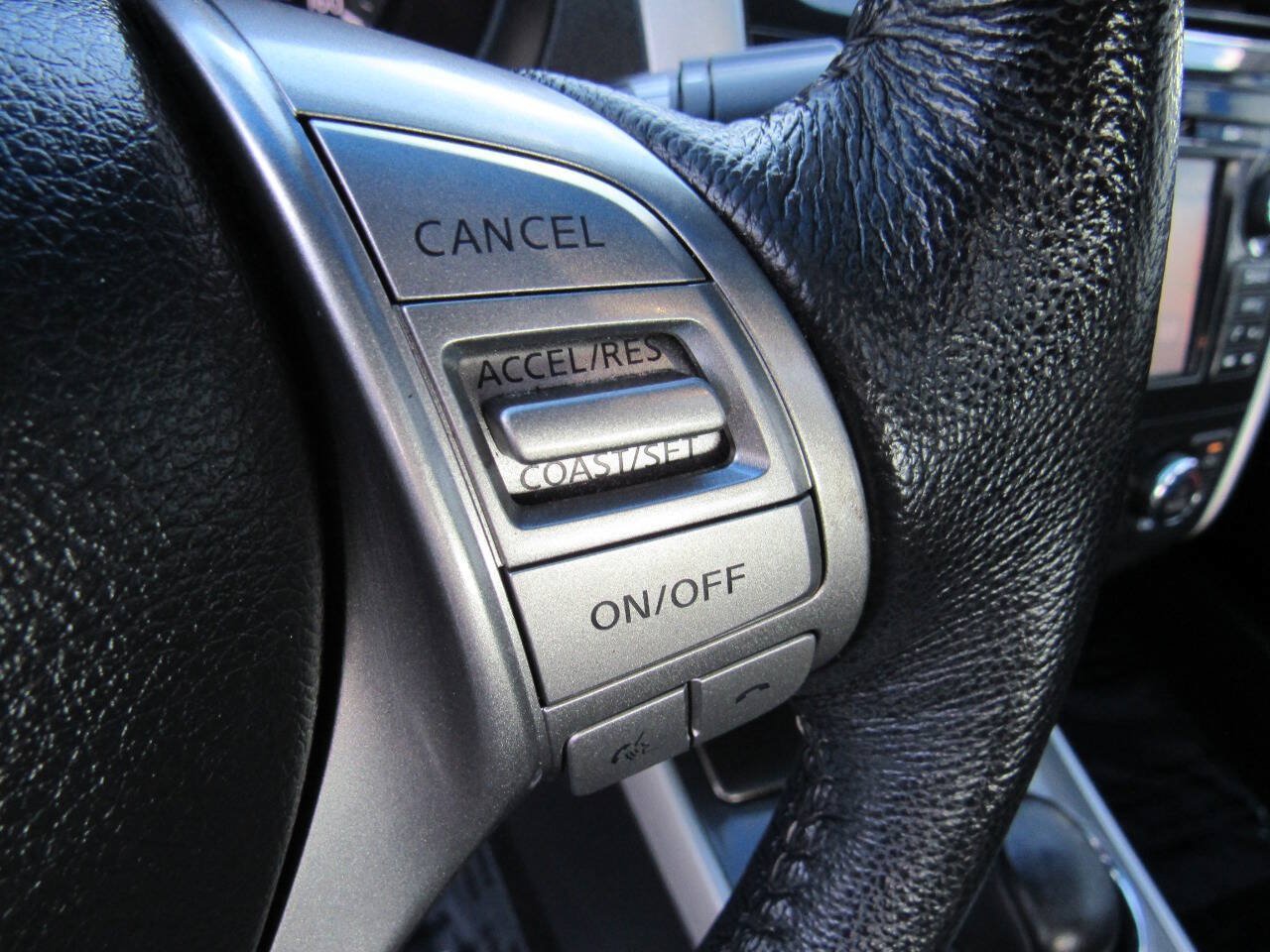 Used 2014 Nissan Altima 2.5 SL w/ Technology Package FWD image 16