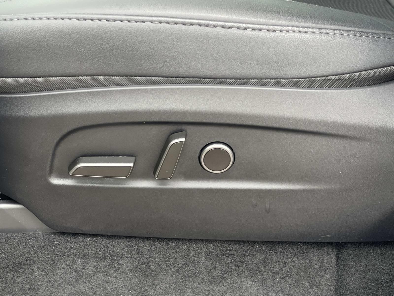 Used 2026 Tesla Model Y 2WD image 19