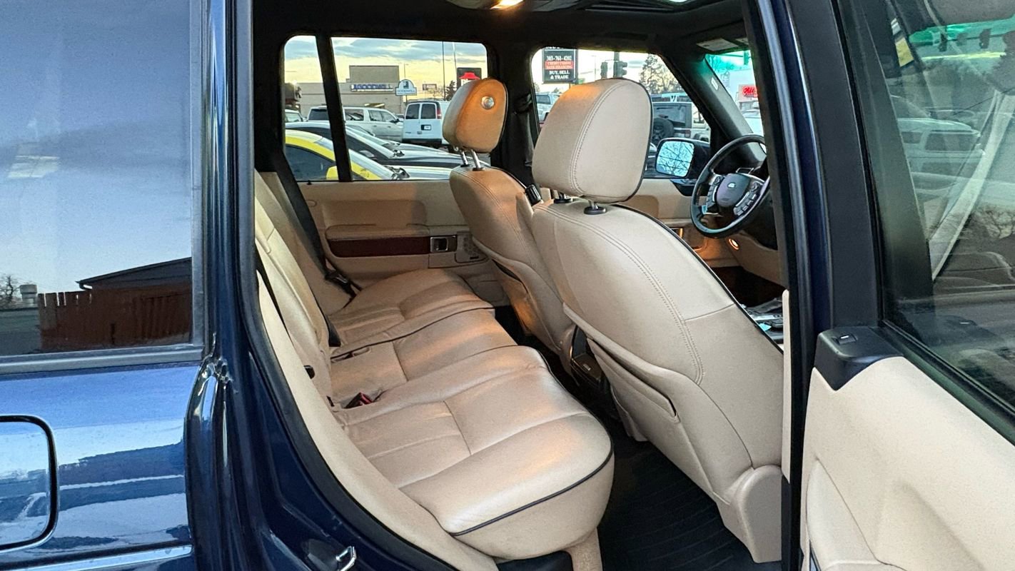 Used 2012 Land Rover Range Rover HSE image 20