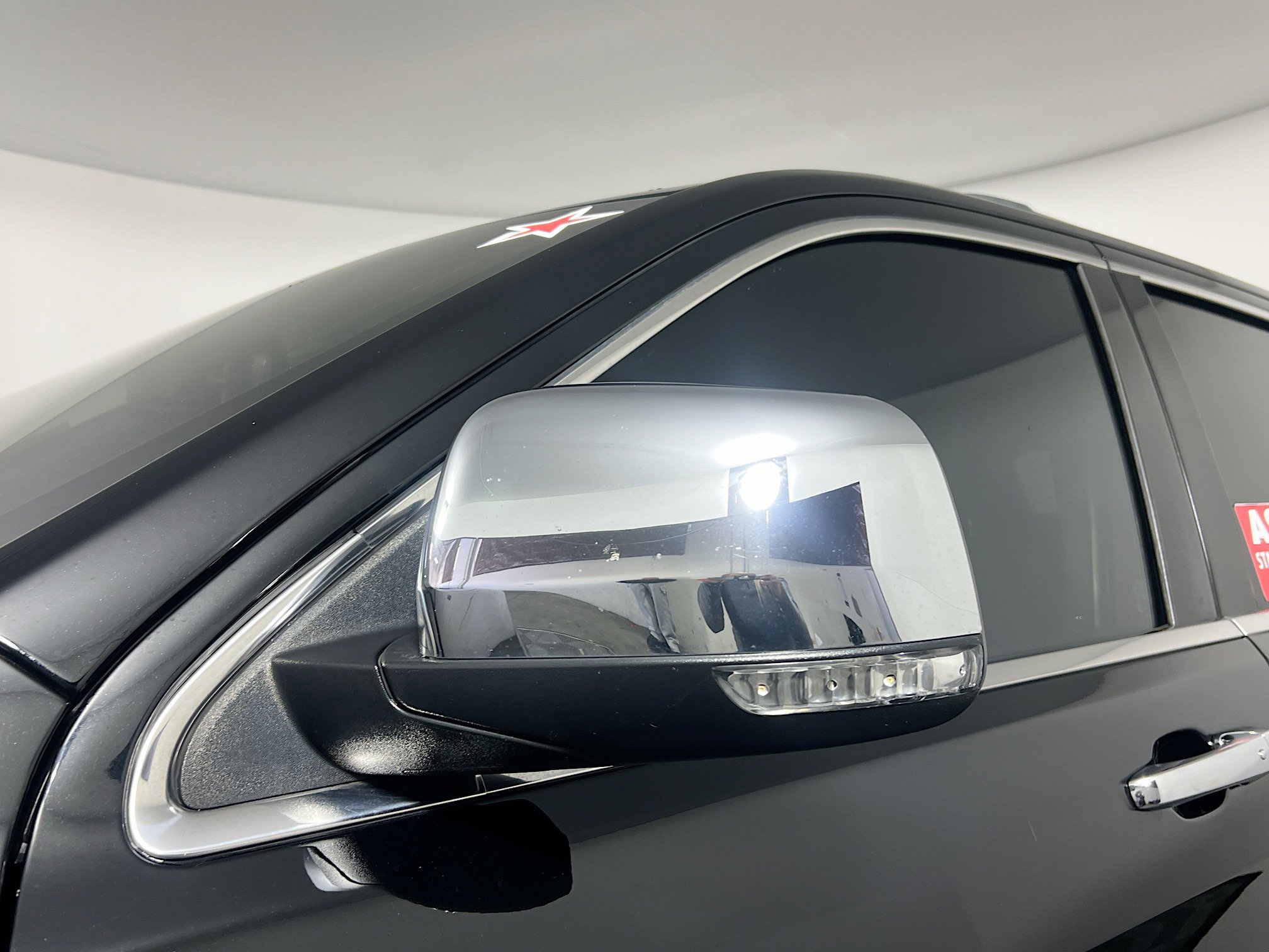 Used 2019 Jeep Grand Cherokee Limited w/ Luxury Group II image 12