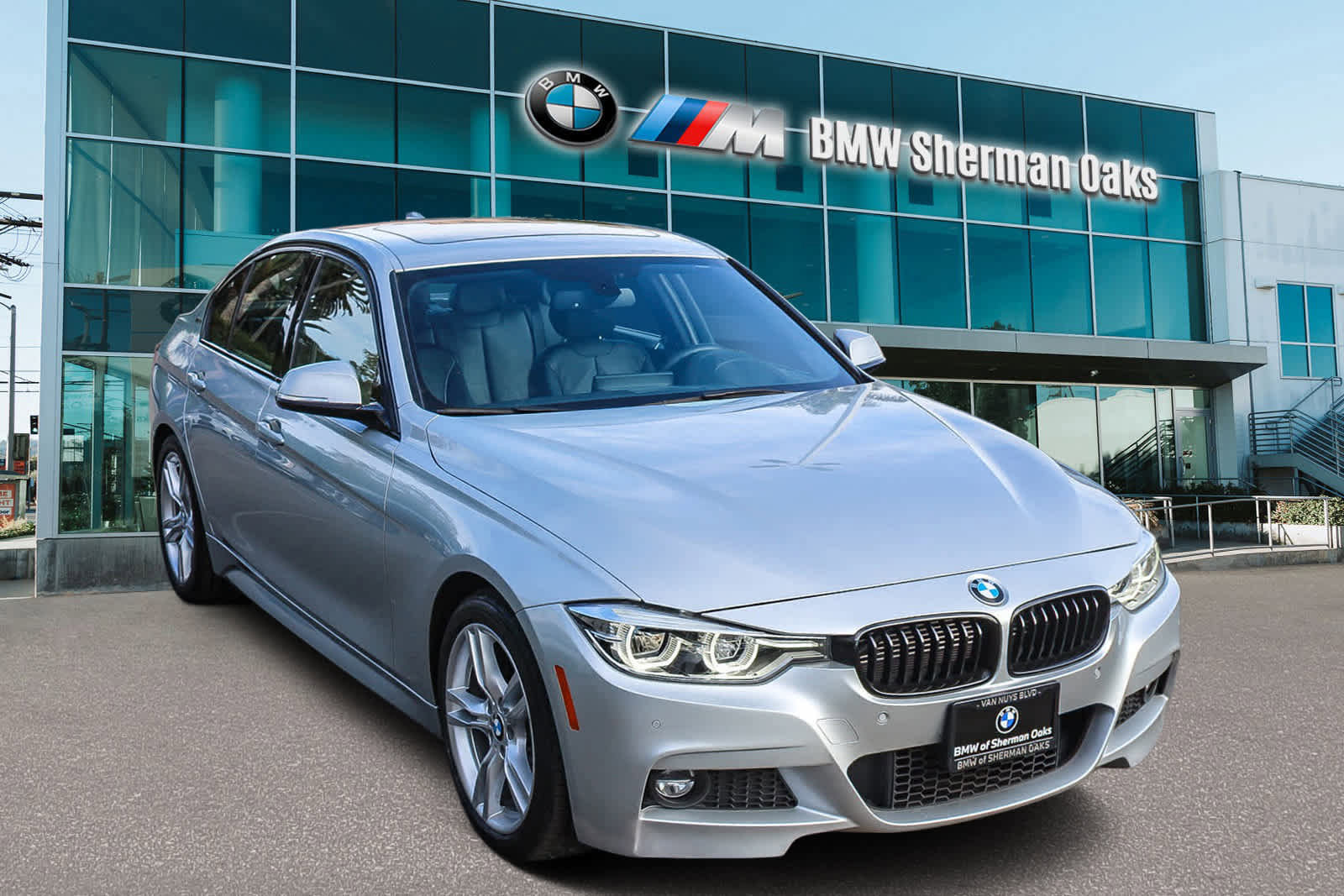 Used 2018 BMW 330e image 3