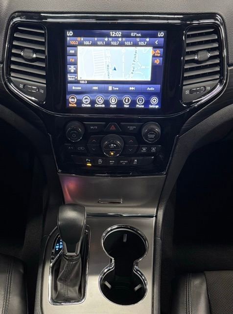 Used 2020 Jeep Grand Cherokee Laredo w/ Laredo X Package AWD/4WD image 17
