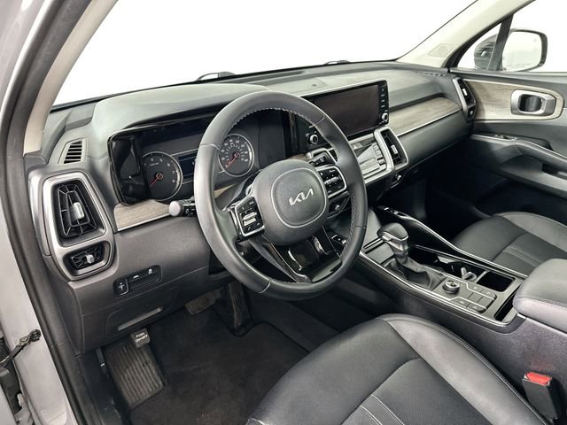 Used 2023 Kia Sorento S AWD/4WD image 3