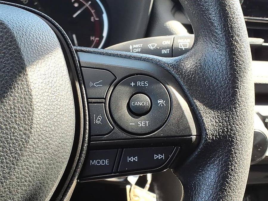 Used 2025 Toyota RAV4 LE AWD/4WD image 27