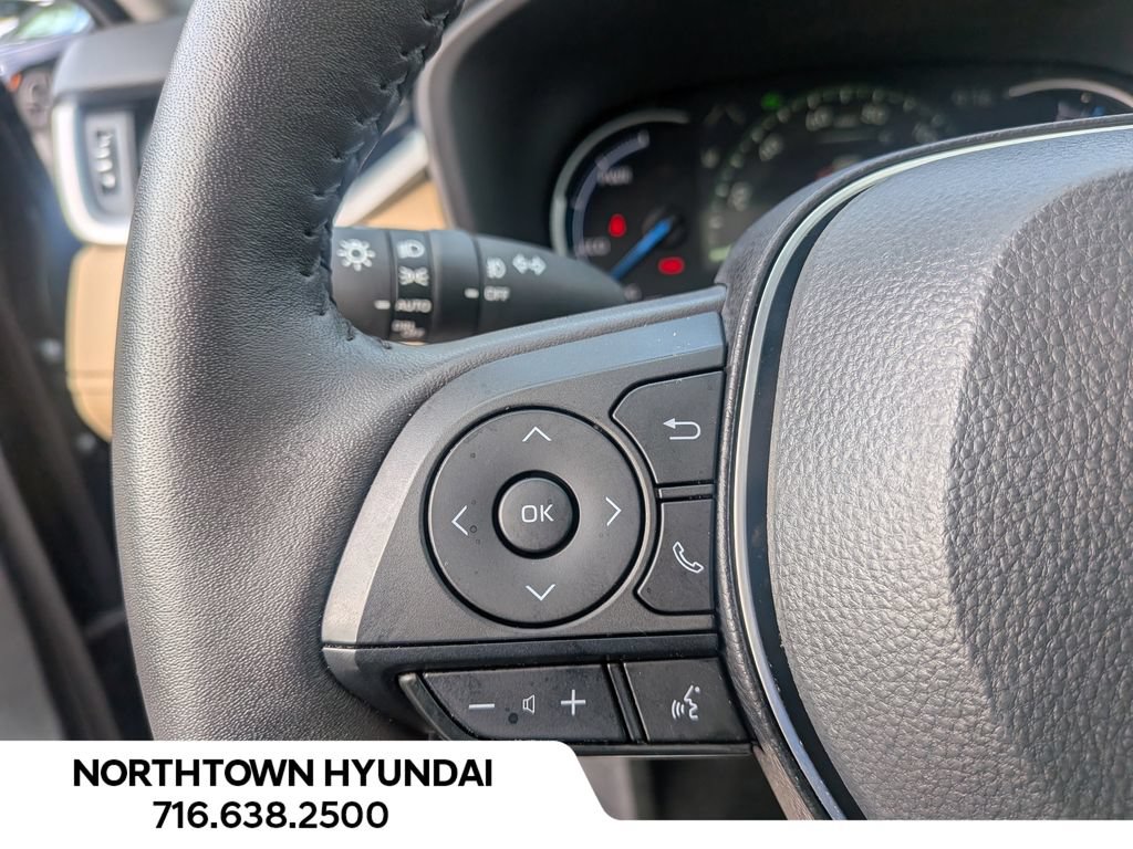 Used 2025 Toyota RAV4 XLE Premium w/ Weather Package AWD/4WD image 25