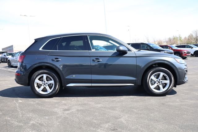 Used 2023 Audi Q5 2.0T Premium w/ Convenience Package image 4