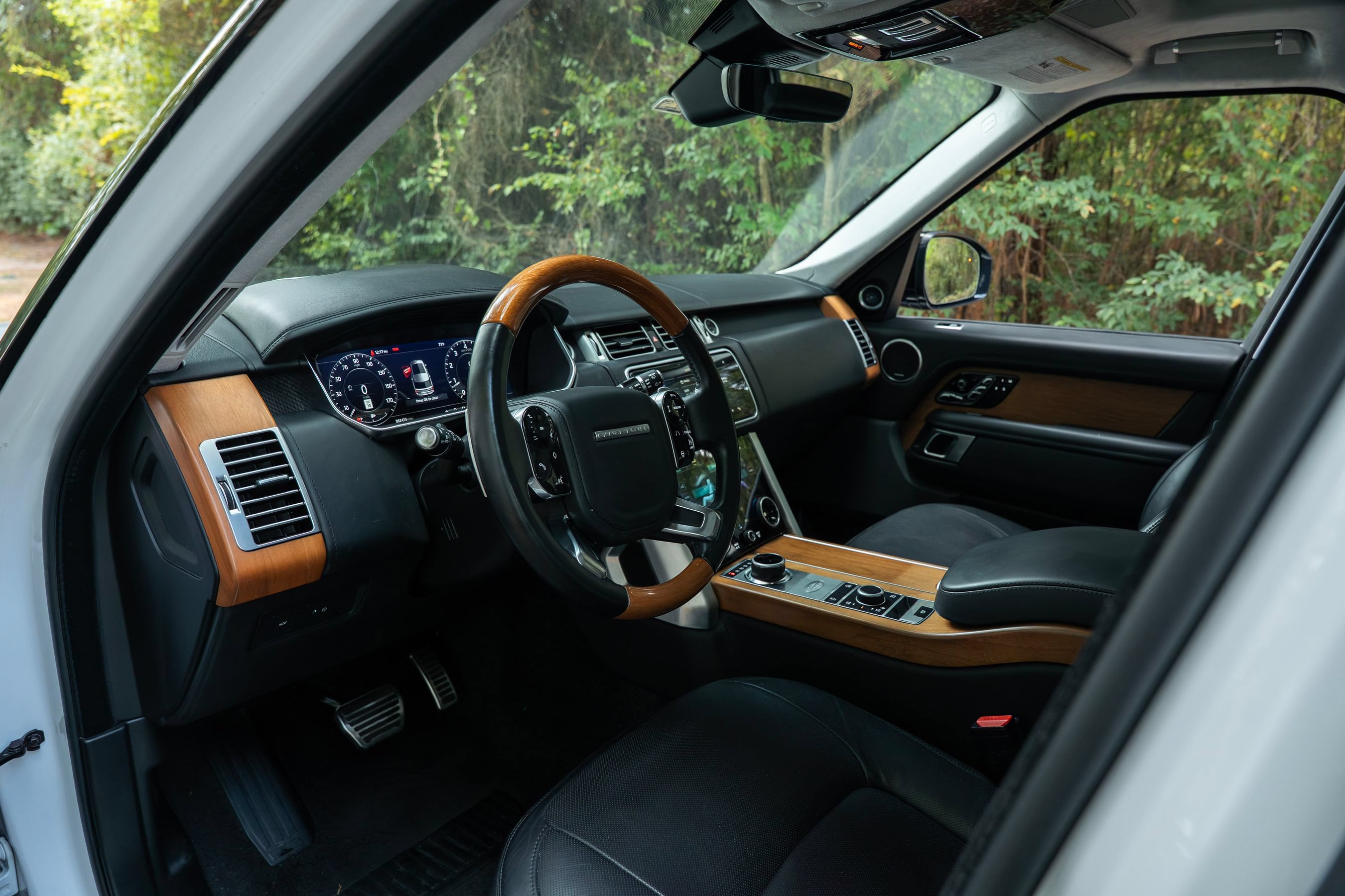 Used 2021 Land Rover Range Rover Long Wheelbase Autobiography AWD/4WD image 9
