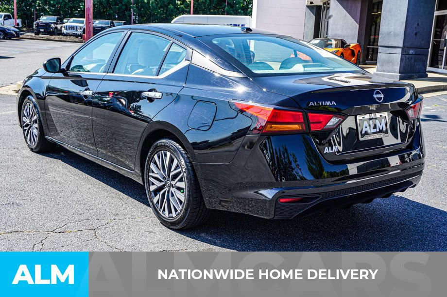 Used 2025 Nissan Altima 2.5 SV FWD image 4