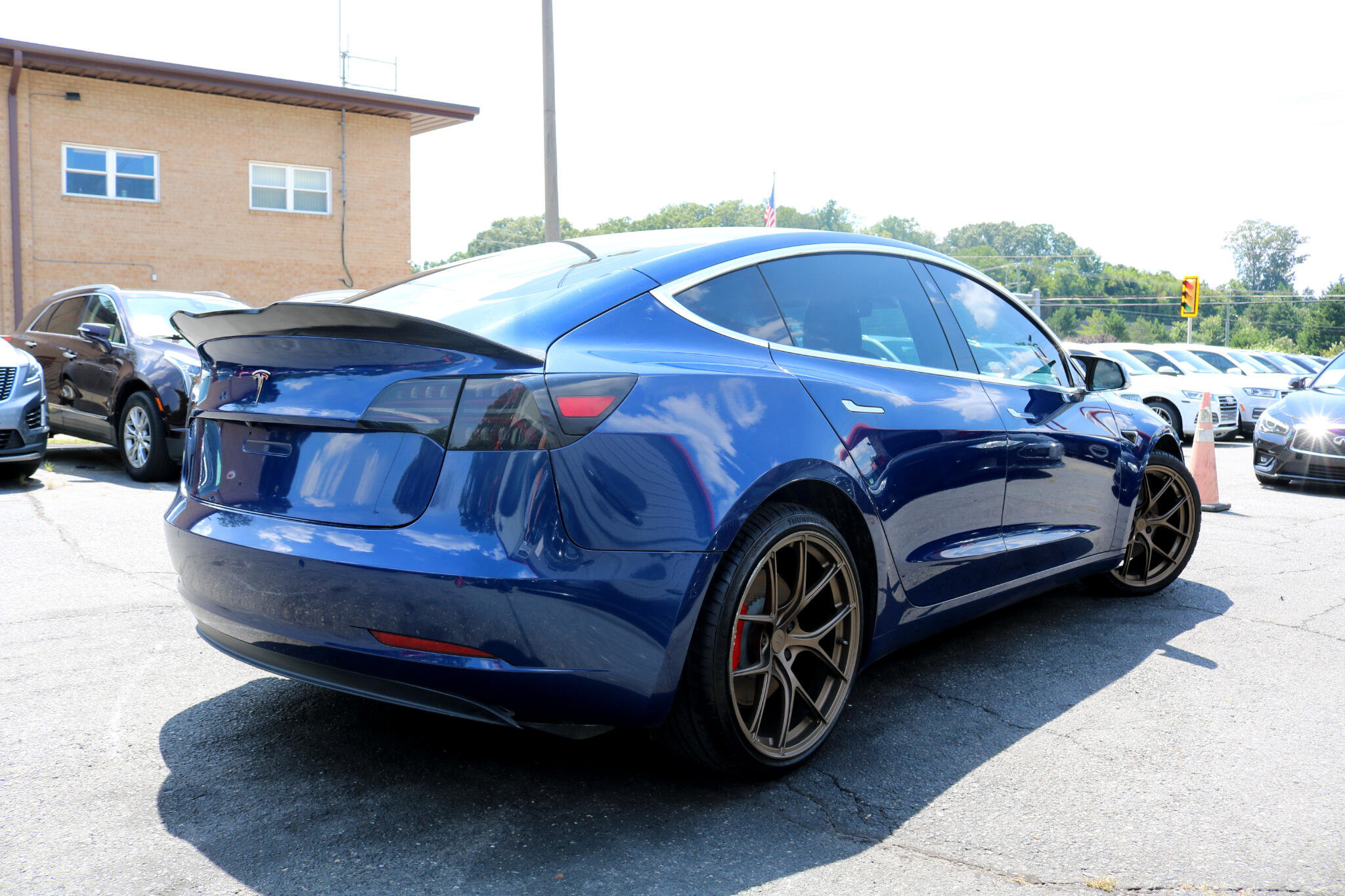 Used 2019 Tesla Model 3 Performance image 2