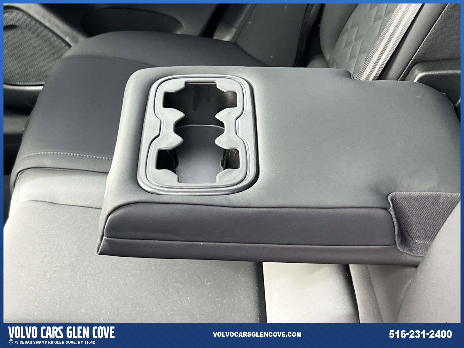 Used 2026 Volvo XC60 B5 Core w/ Climate Package PRO image 10