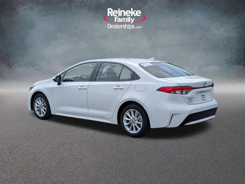 Used 2022 Toyota Corolla LE w/ LE Premium Package FWD image 8