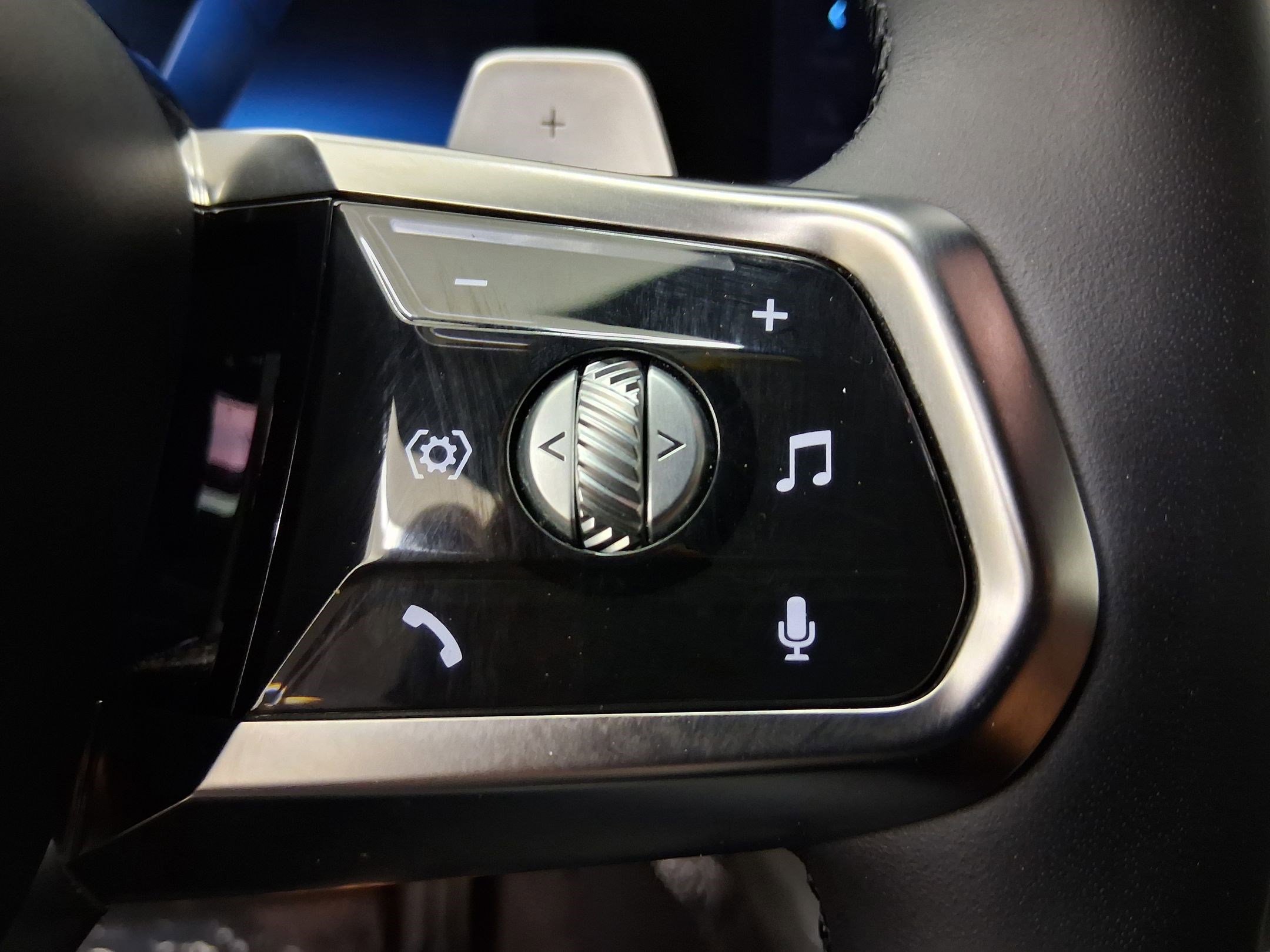 Certified 2024 BMW 760i xDrive image 22